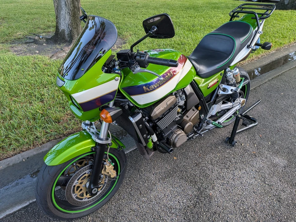 2002 Kawasaki ZRX1200 - Image 2 of 31