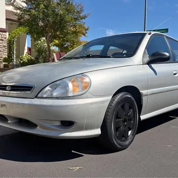 2002 Kia Rio Cinco Wagon 4D