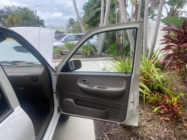 2002 Kia Sportage - Image 12 of 21