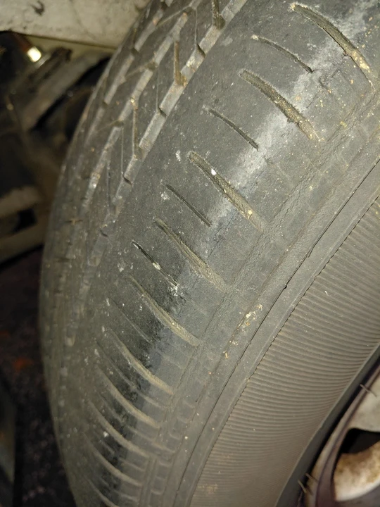 2002 Kia Carnival - Image 11 of 20