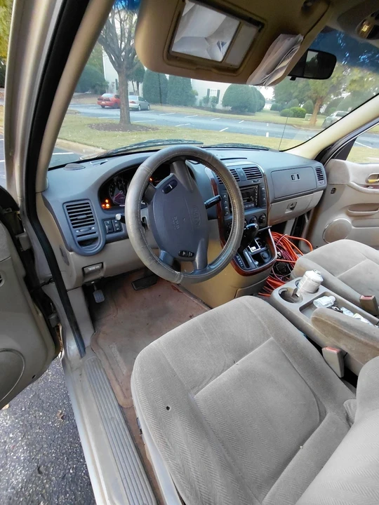 2002 Kia Carnival - Image 16 of 20