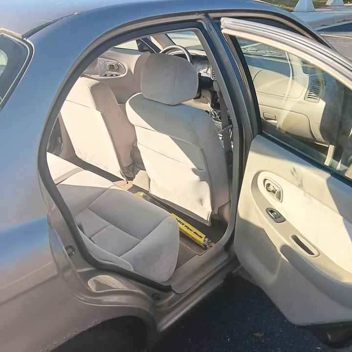 2002 Kia Spectra - Image 10 of 14