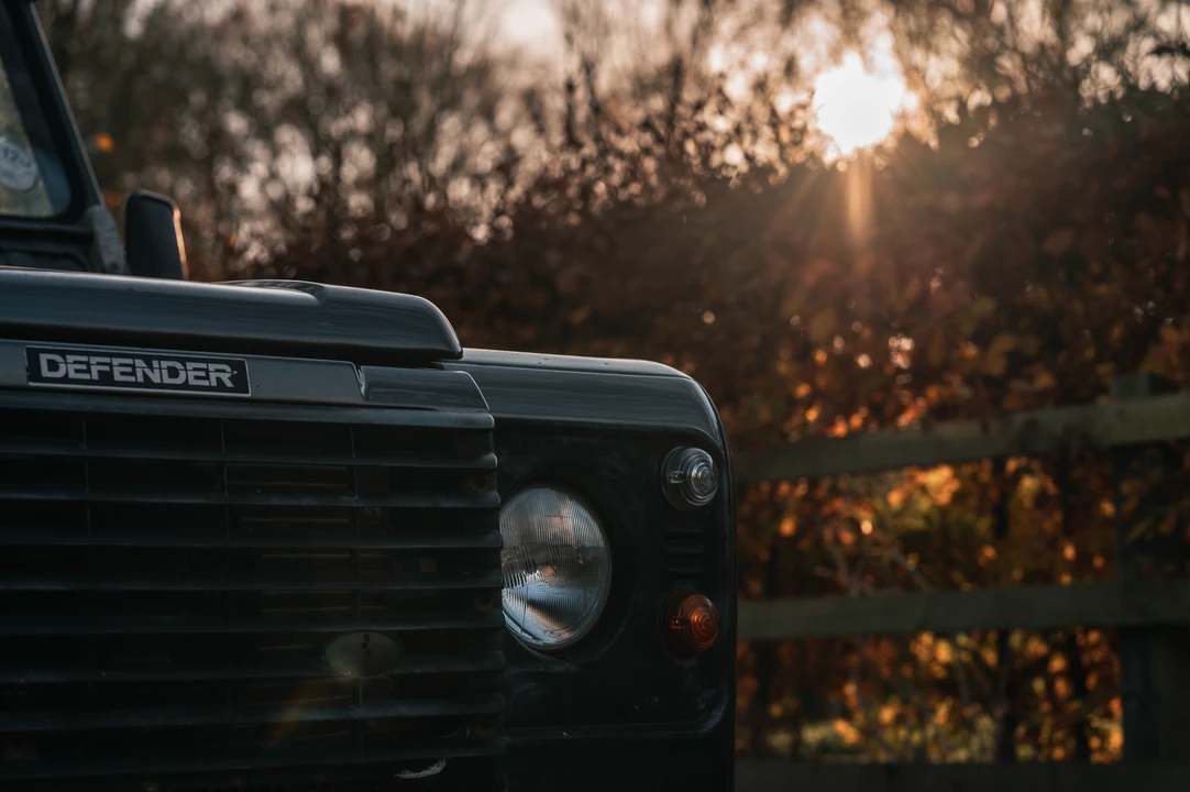 2002 Land Rover Defender 110 - Image 15 of 31