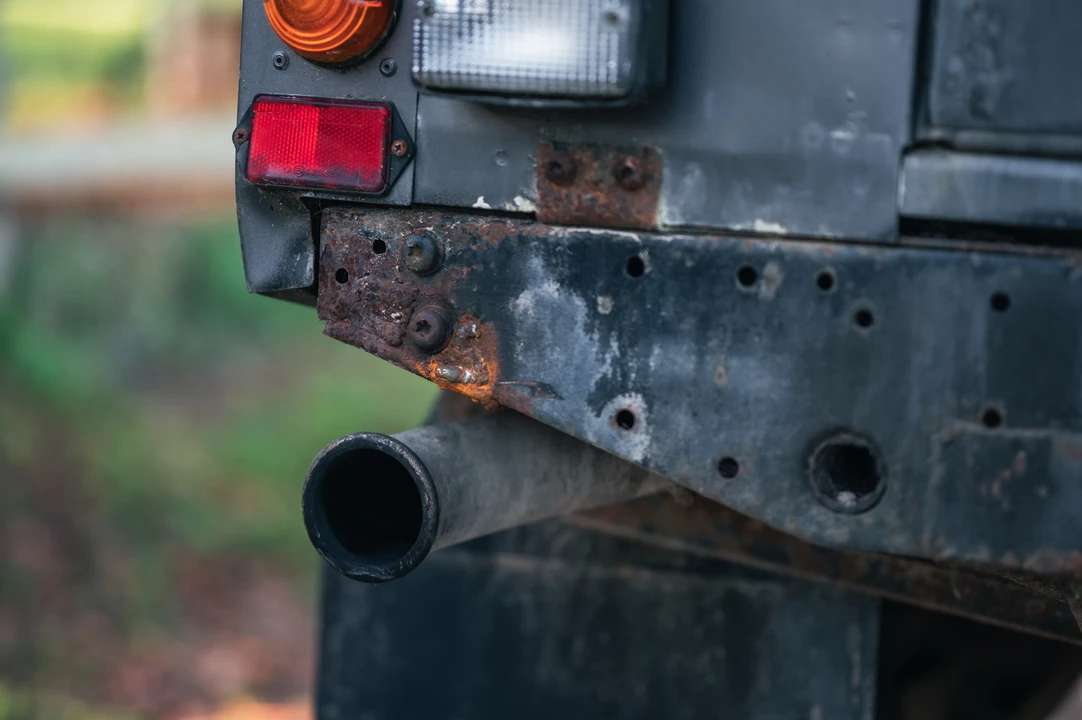 2002 Land Rover Defender 110 - Image 27 of 31