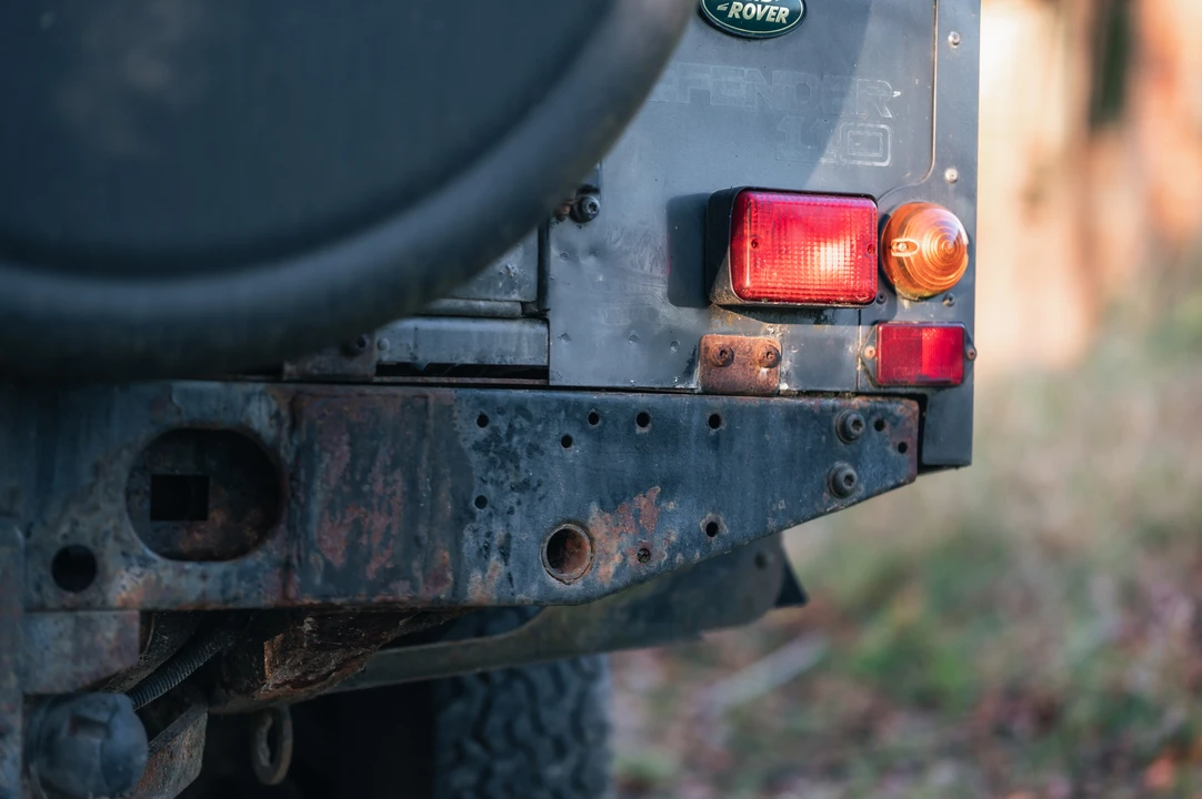 2002 Land Rover Defender 110 - Image 28 of 31