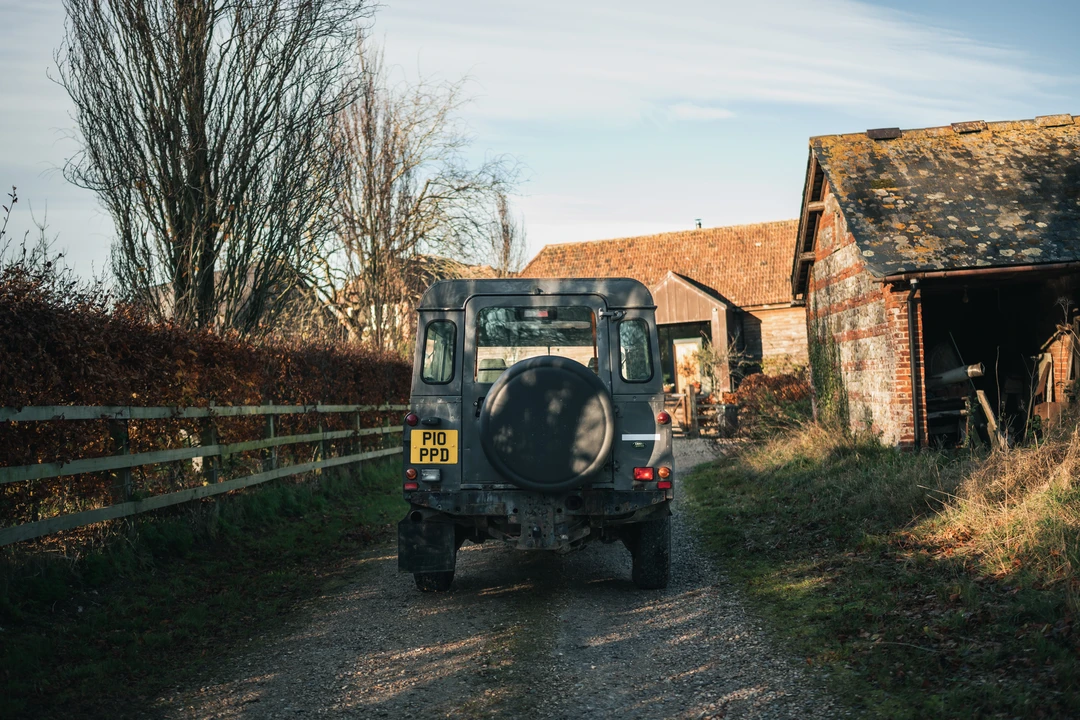 2002 Land Rover Defender 110 - Image 12 of 31