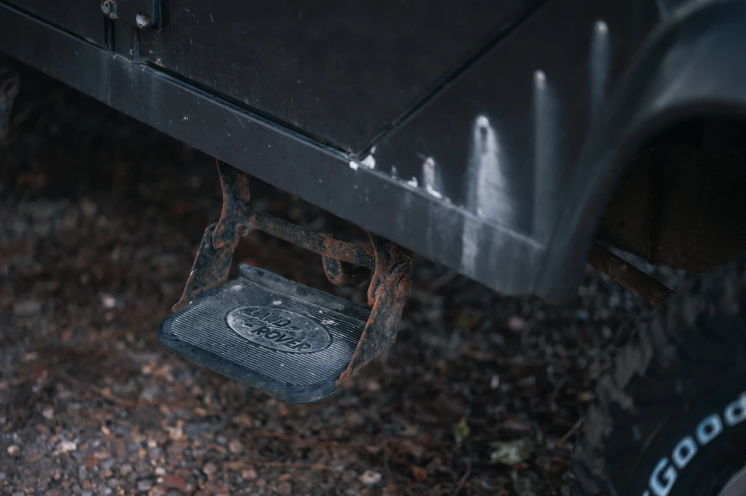 2002 Land Rover Defender 110 - Image 30 of 31