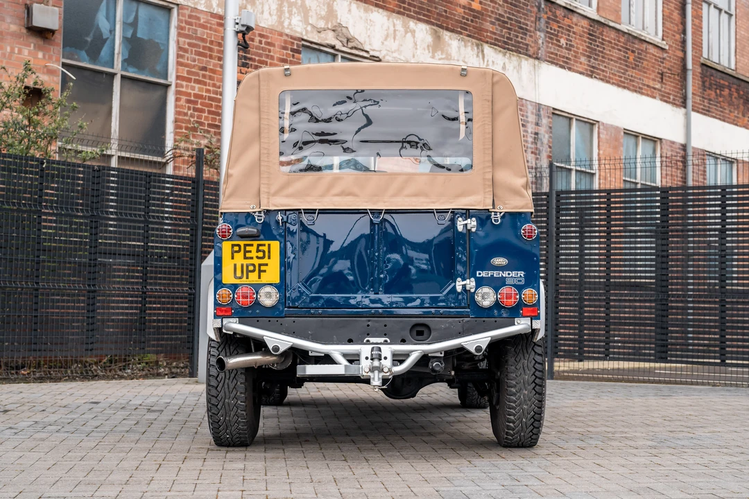 2002 Land Rover Defender 90 - Image 7 of 31