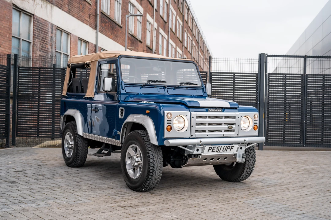 2002 Land Rover Defender 90 - Image 4 of 31