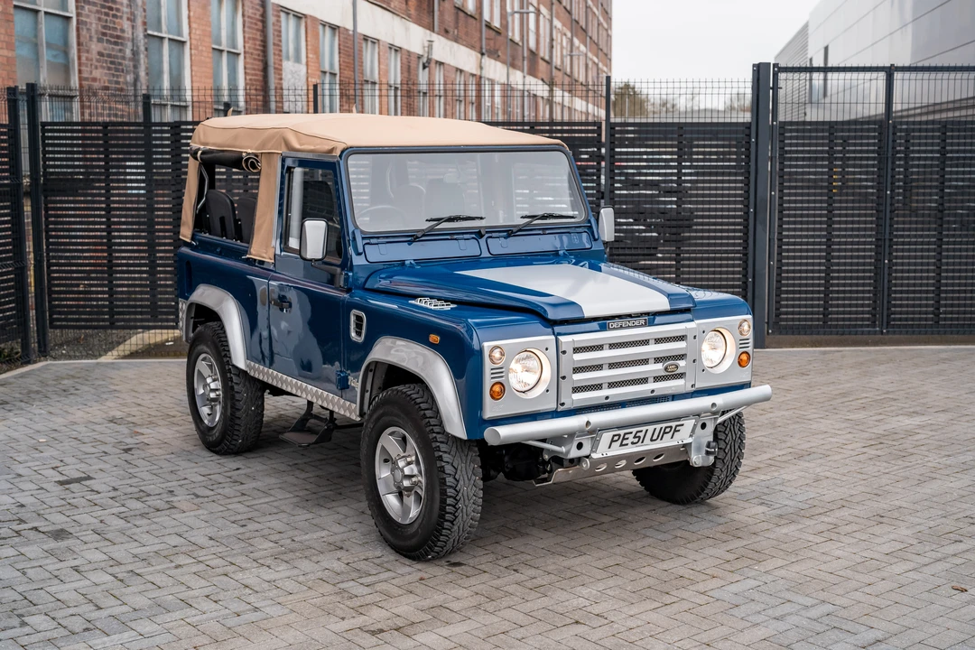 2002 Land Rover Defender 90 - Image 12 of 31