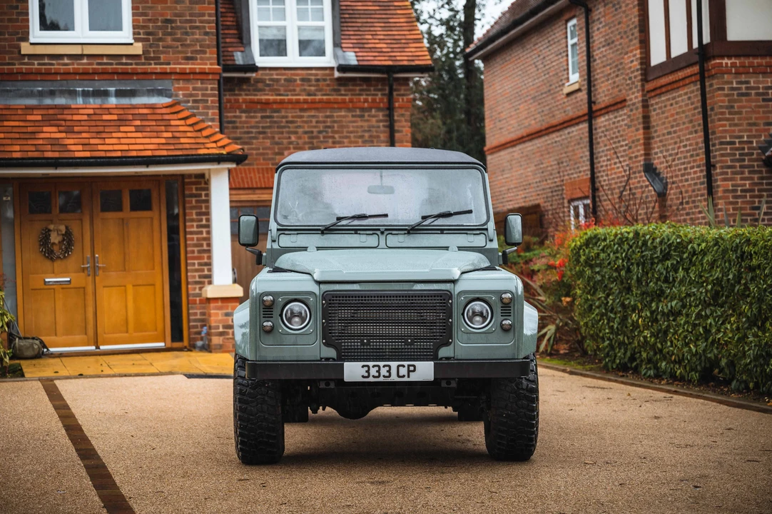 2002 Land Rover Defender 90 - Image 3 of 31