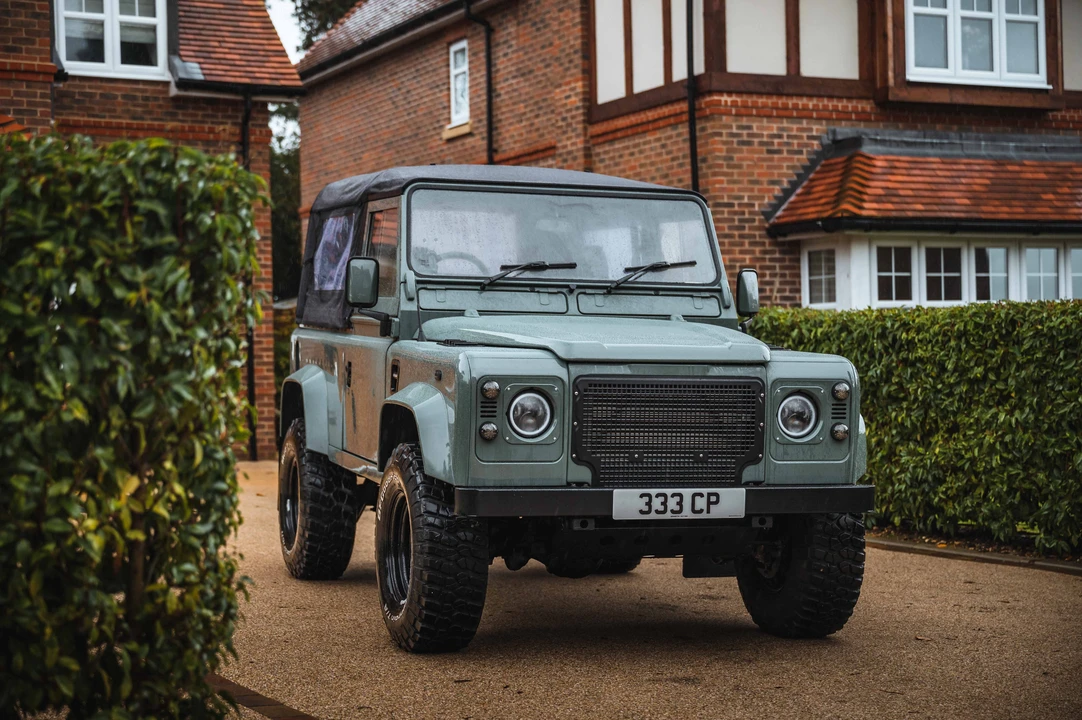 2002 Land Rover Defender 90 - Image 4 of 31