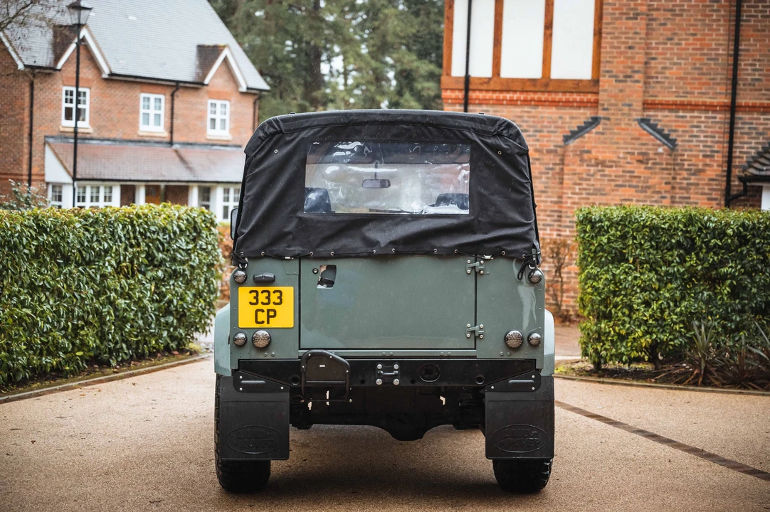 2002 Land Rover Defender 90 - Image 7 of 31