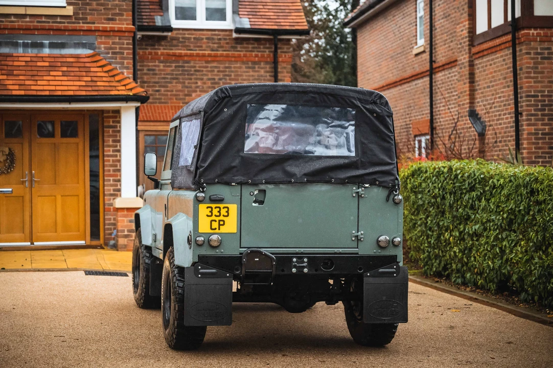 2002 Land Rover Defender 90 - Image 16 of 31