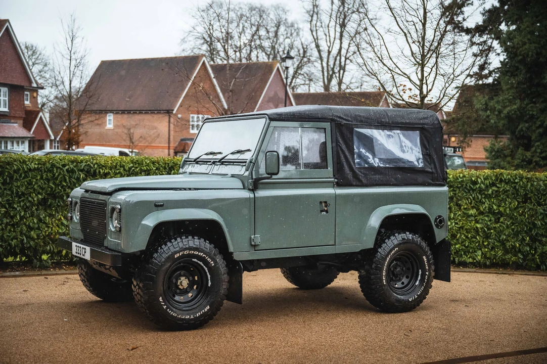 2002 Land Rover Defender 90 - Image 19 of 31