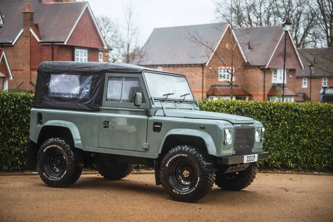 2002 Land Rover Defender 90 - Image 13 of 31