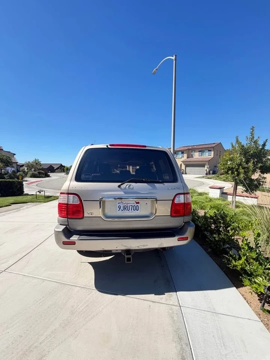 2002 Lexus LX 2nd Gen - Image 3 of 11