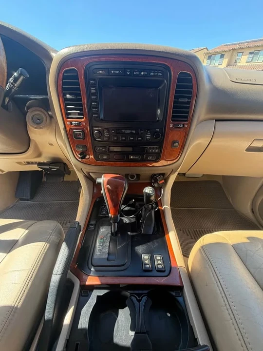 2002 Lexus LX 2nd Gen - Image 11 of 11