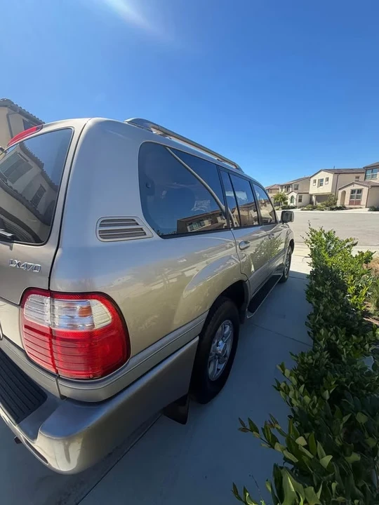 2002 Lexus LX 2nd Gen - Image 5 of 11
