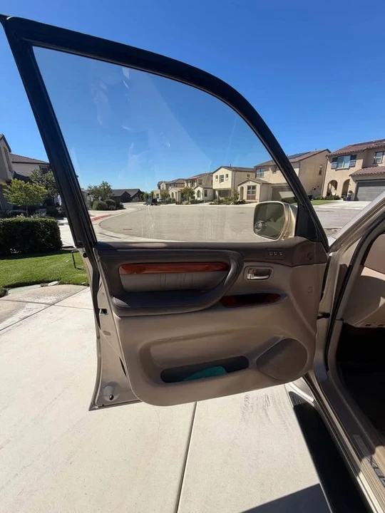 2002 Lexus LX 2nd Gen - Image 7 of 11