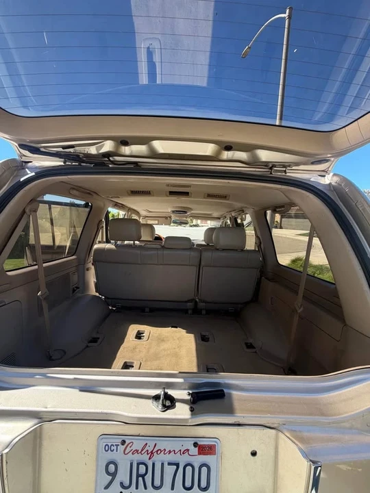 2002 Lexus LX 2nd Gen - Image 9 of 11