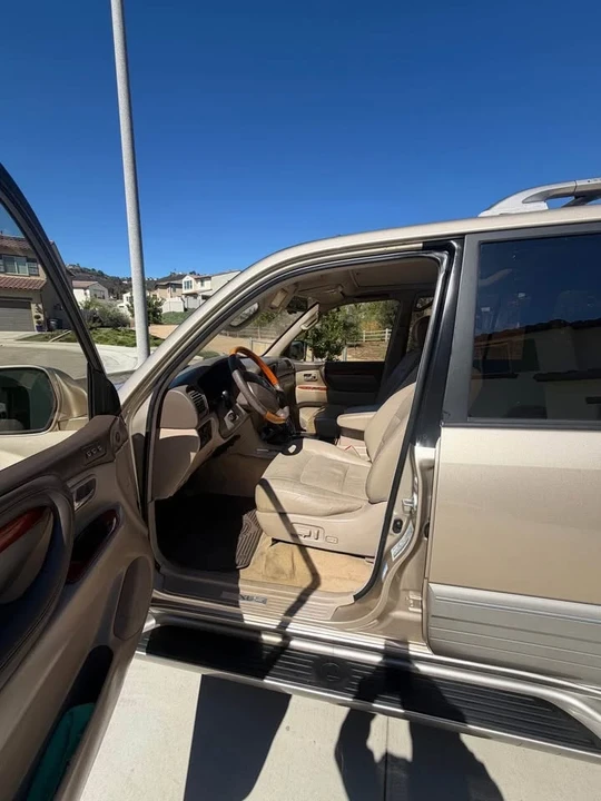 2002 Lexus LX 2nd Gen - Image 6 of 11