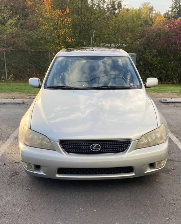 2002 Lexus IS 1st Gen - Image 2 of 9