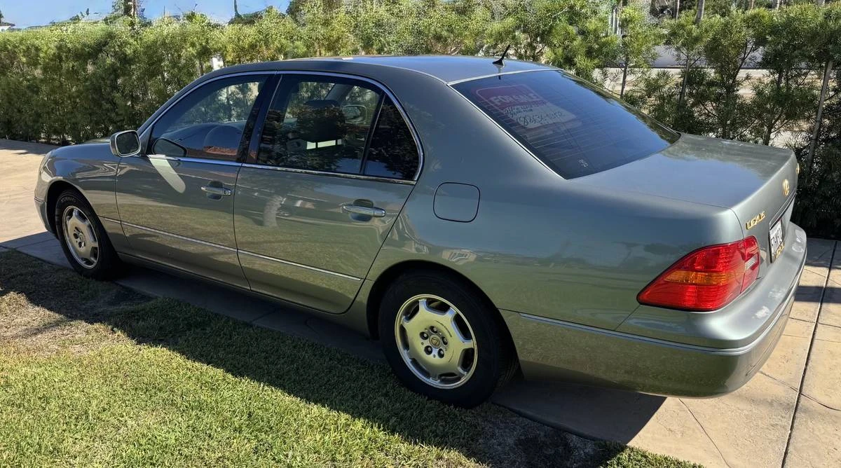 2002 Lexus LS 3rd Gen - Image 6 of 9