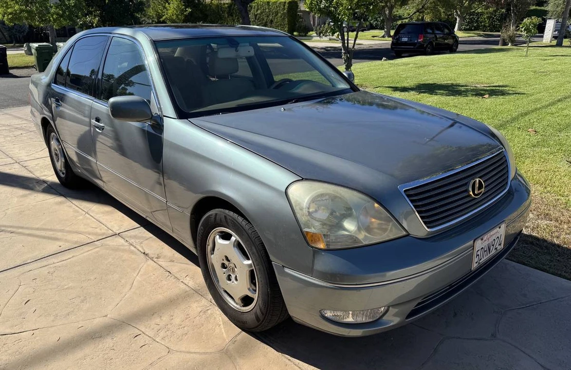2002 Lexus LS 3rd Gen - Image 2 of 9