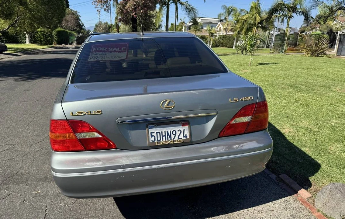2002 Lexus LS 3rd Gen - Image 4 of 9