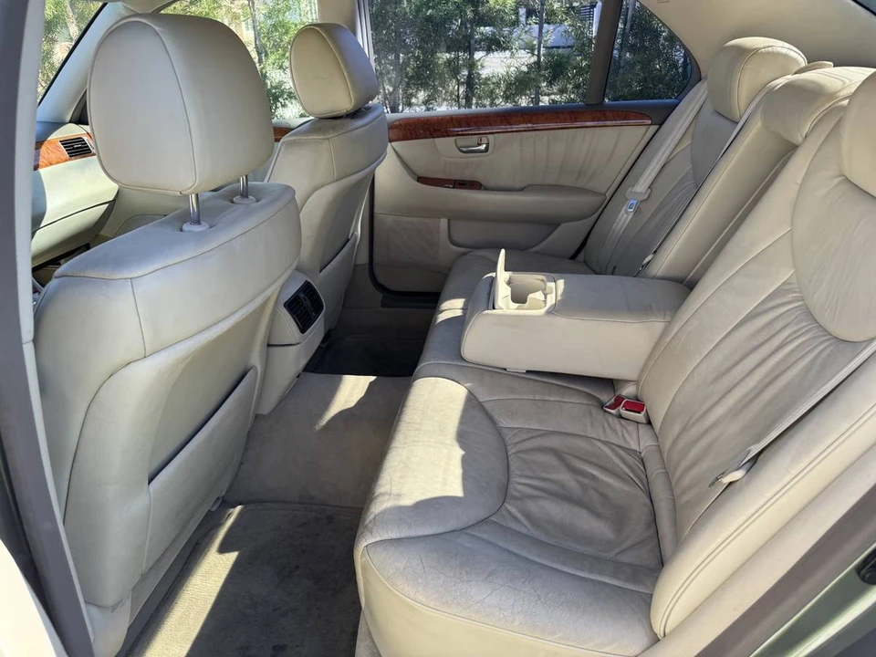 2002 Lexus LS 3rd Gen - Image 9 of 9