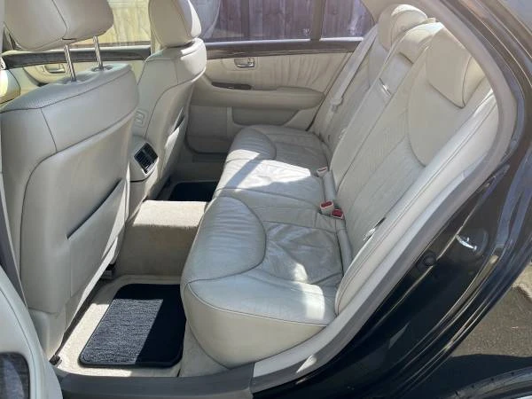 2002 Lexus LS 3rd Gen - Image 11 of 21
