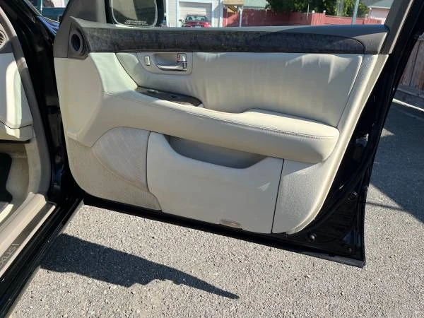 2002 Lexus LS 3rd Gen - Image 18 of 21