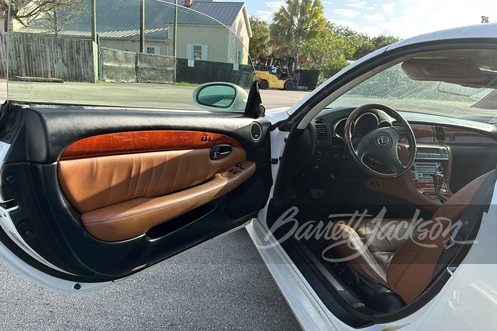 2002 Lexus SC430 - Image 3 of 5