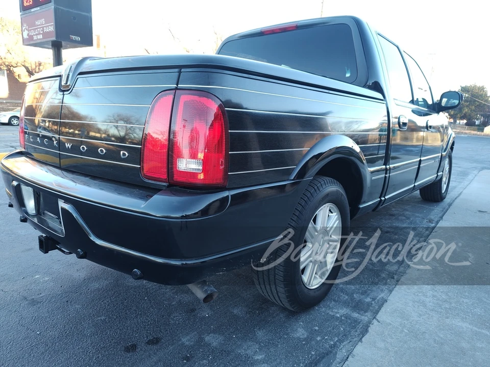 2002 Lincoln Blackwood - Image 2 of 23