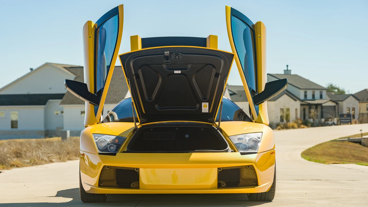 2002 Lamborghini Murcielago - Image 10 of 31