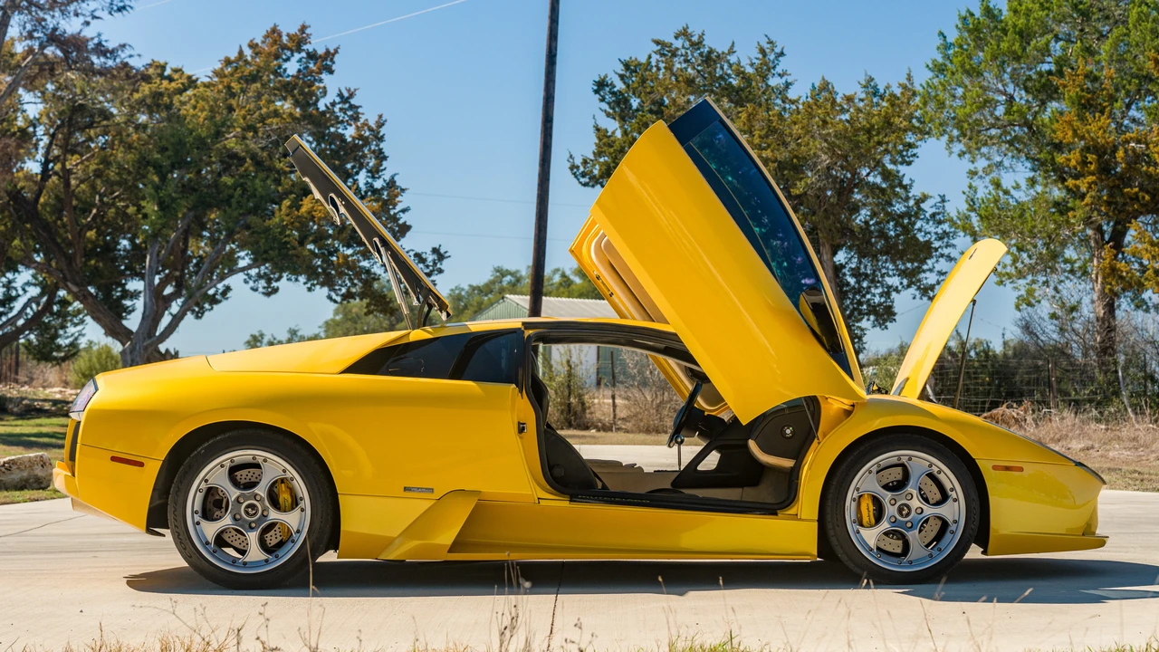 2002 Lamborghini Murcielago - Image 12 of 31