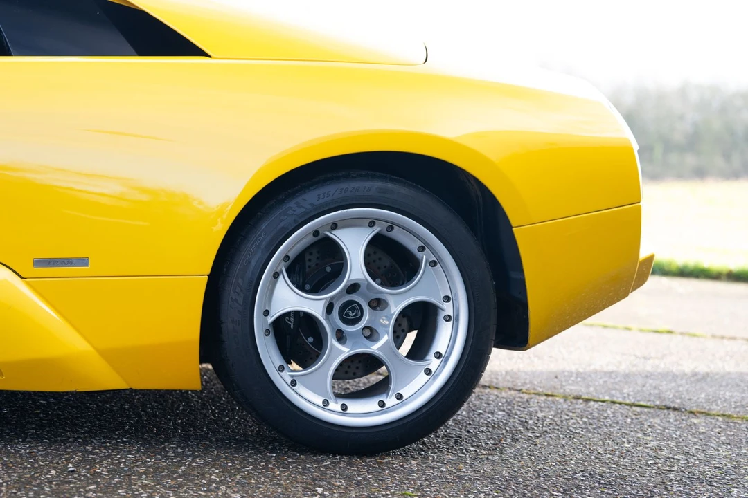 2002 Lamborghini Murcielago - Image 2 of 31
