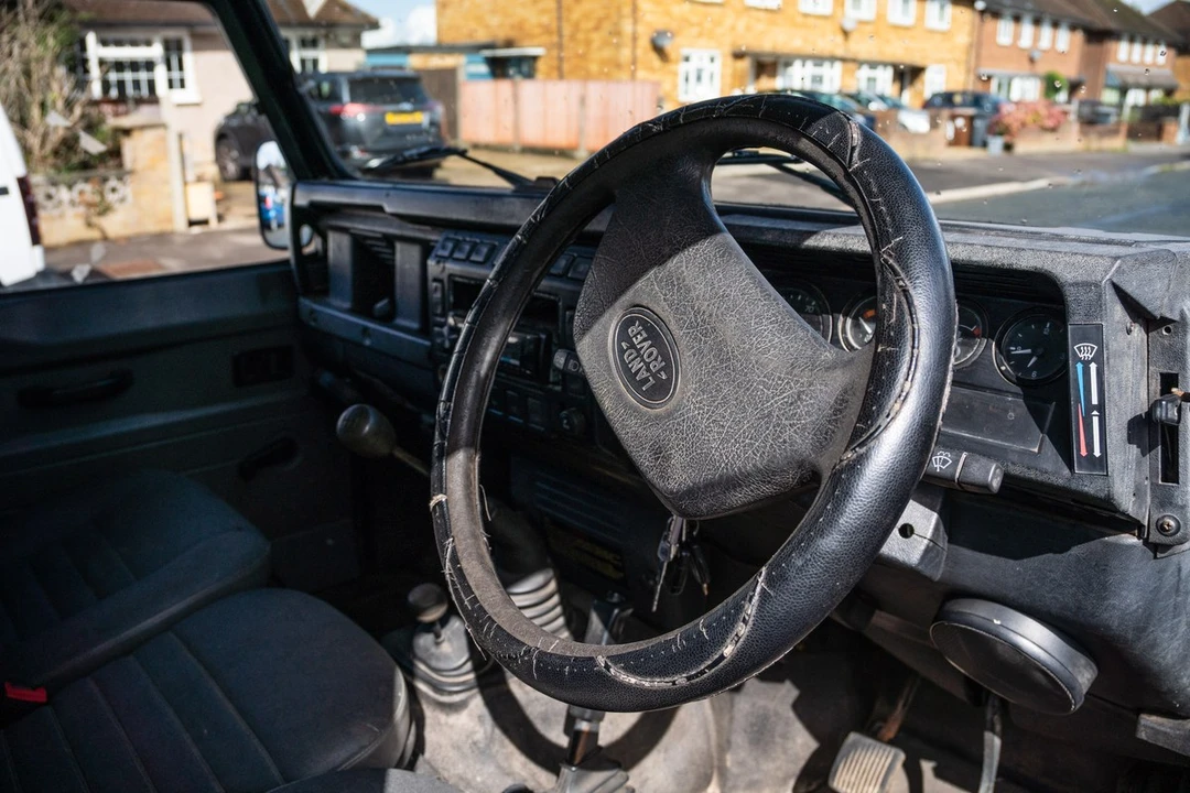 2002 Land Rover Defender 110 - Image 30 of 30