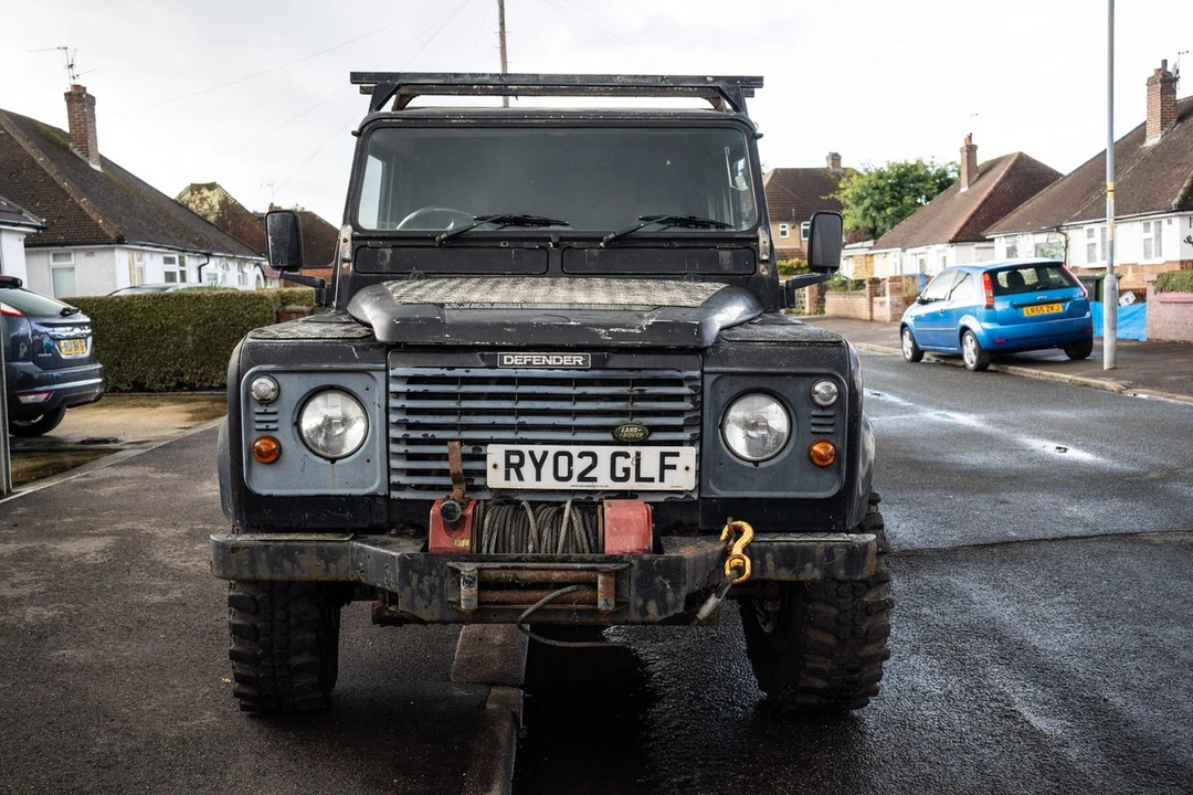 2002 Land Rover Defender 110 - Image 11 of 30
