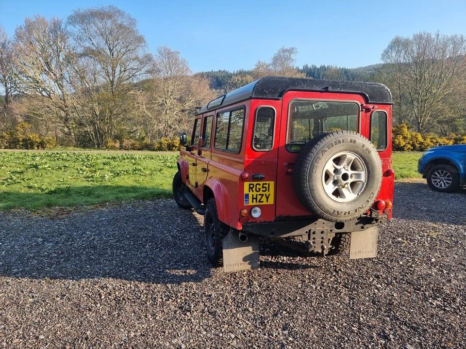 2002 Land Rover Defender 110 - Image 5 of 30