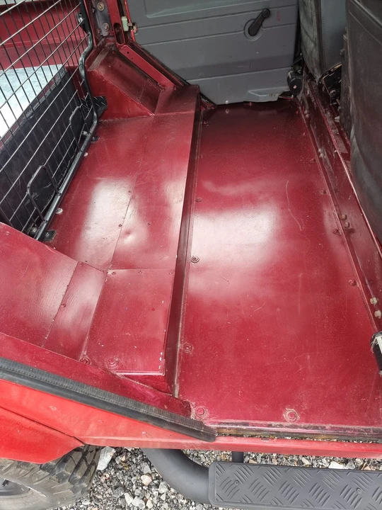 2002 Land Rover Defender 110 - Image 18 of 30