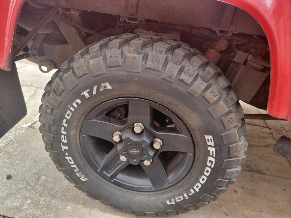 2002 Land Rover Defender 110 - Image 10 of 30