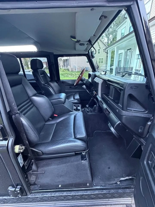 2002 Land Rover Defender 110 - Image 13 of 20