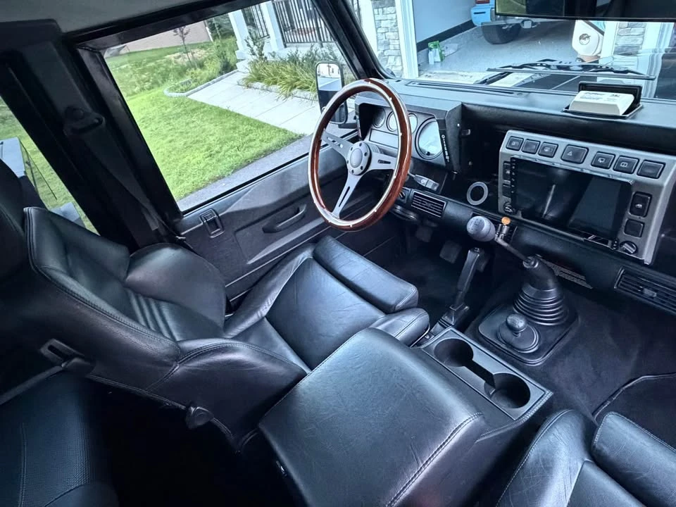 2002 Land Rover Defender 110 - Image 14 of 20