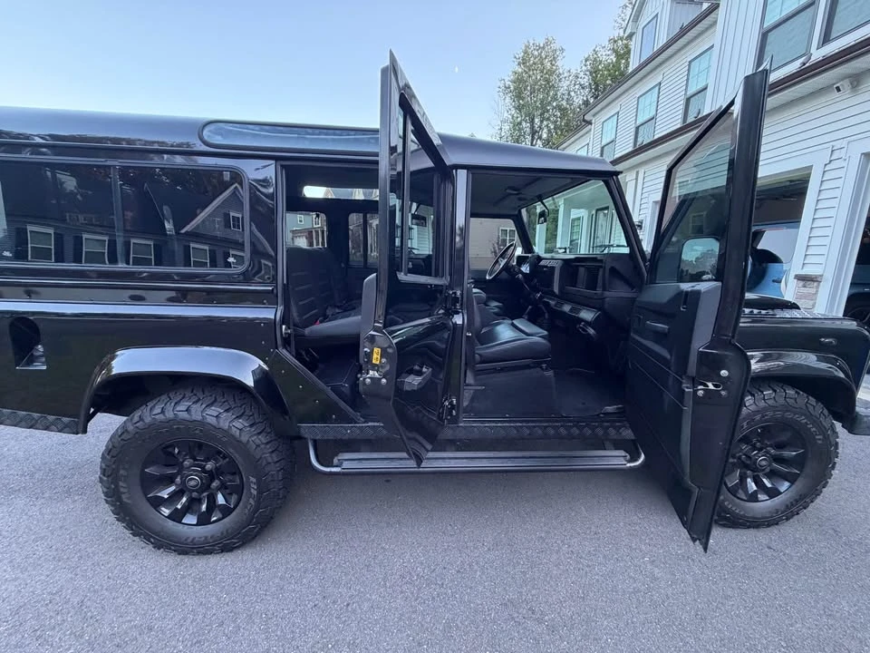 2002 Land Rover Defender 110 - Image 11 of 20