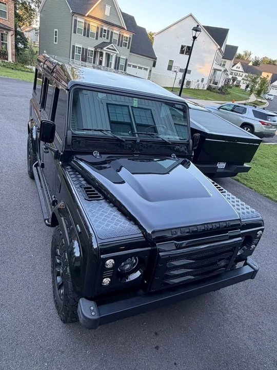 2002 Land Rover Defender 110 - Image 8 of 20