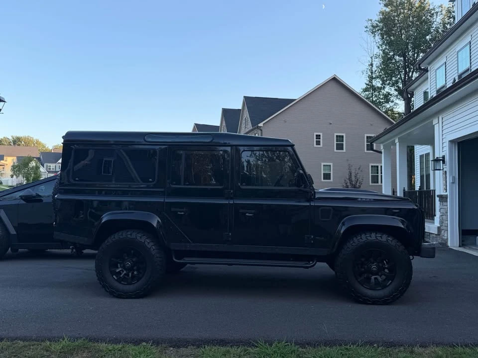 2002 Land Rover Defender 110 - Image 4 of 20