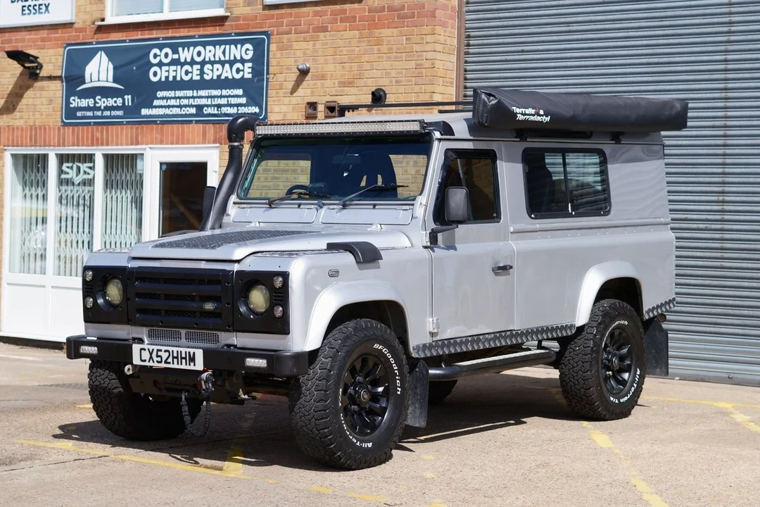 2002 Land Rover Defender 110 - Image 2 of 30