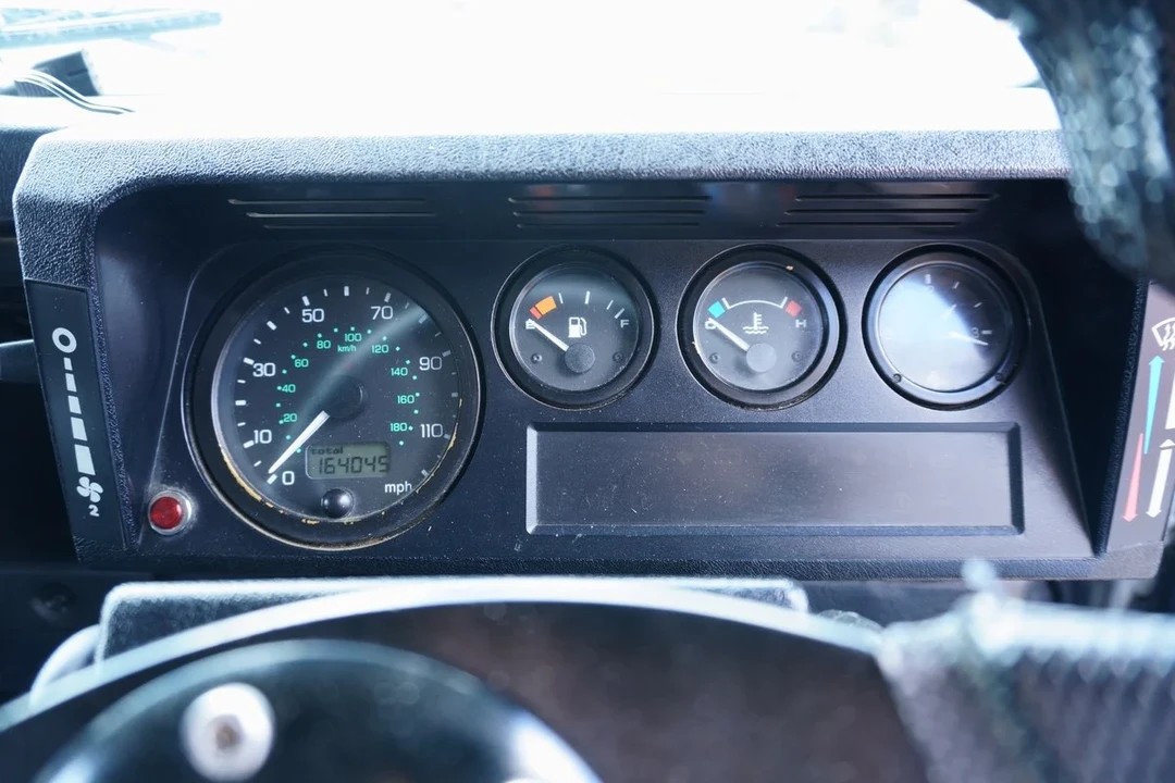 2002 Land Rover Defender 110 - Image 23 of 30